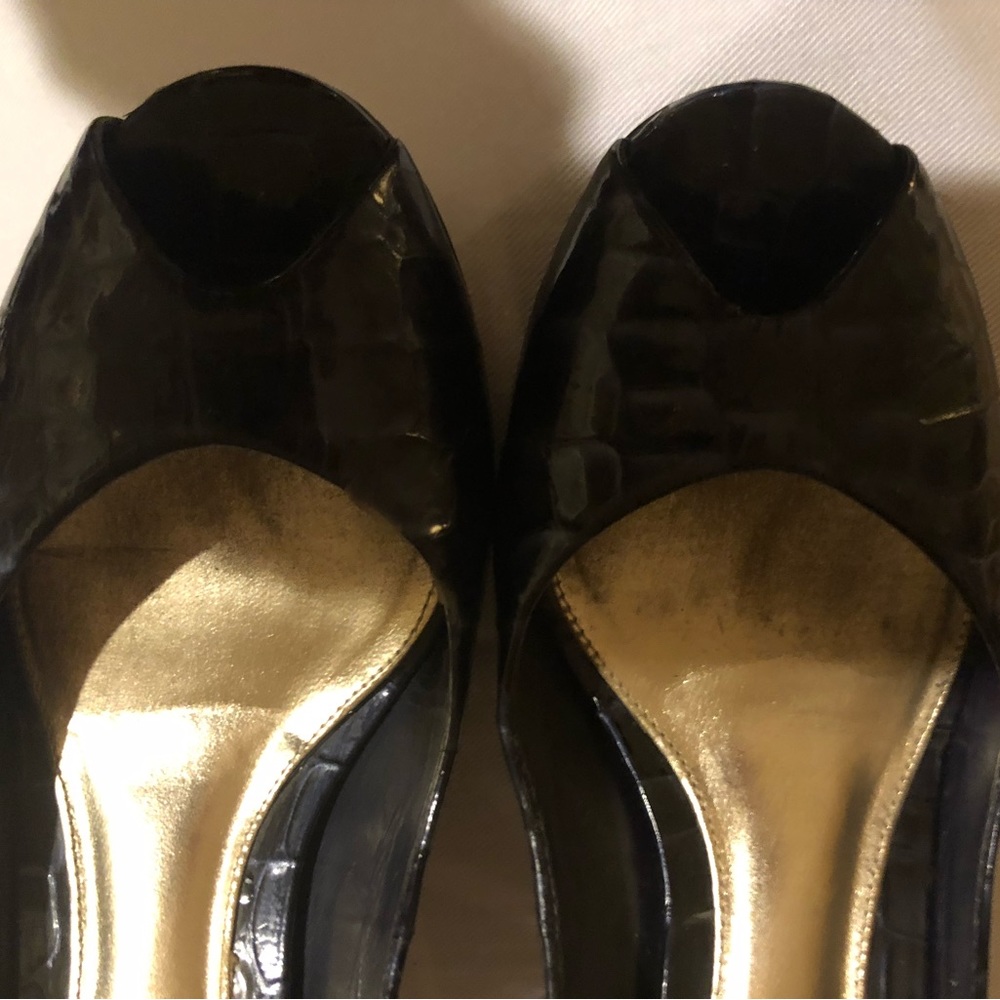 Antonio Melani Blue Patent Leather Heels Size 7Med - Picture 4 of 10